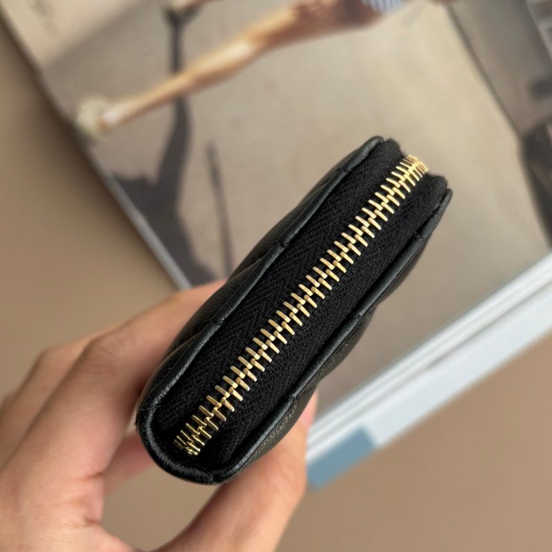 ::Saint Laurent:: YSL 立體金字黑山形紋羊皮拉鍊零錢包 卡包-5