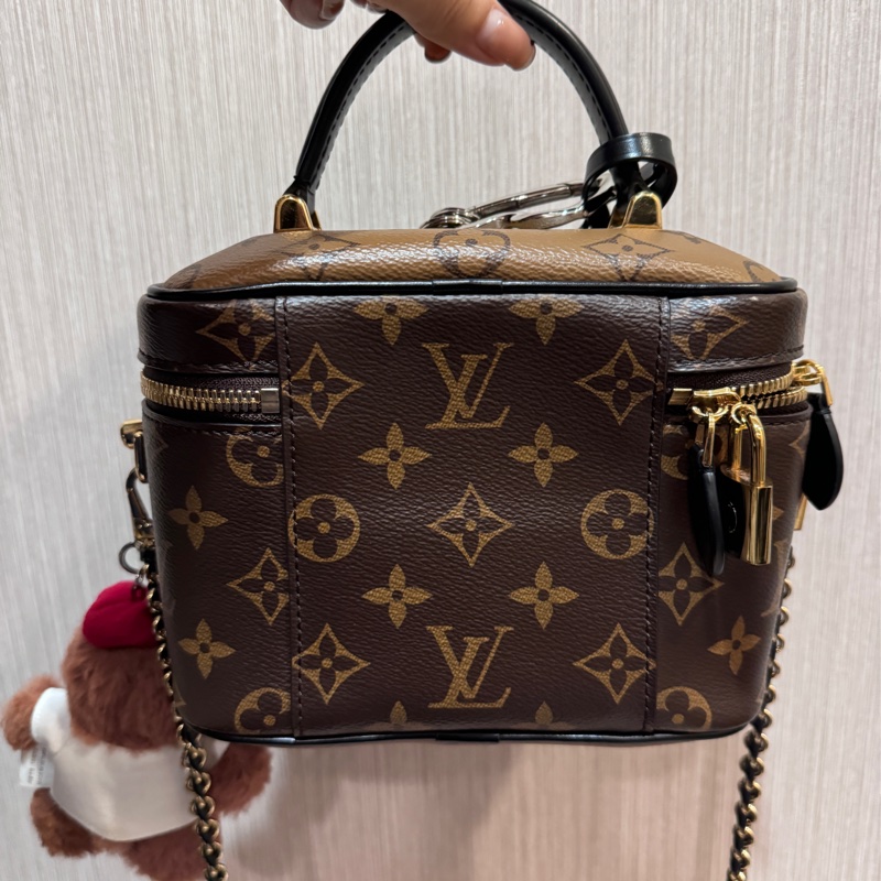 LV vanity手柄handle化妝包-1