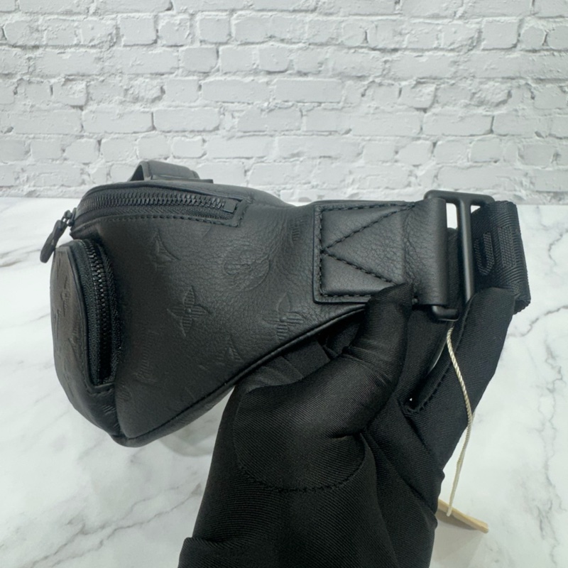 全新商品 #LV Louis Vuitton 路易威登M47058 Rush小牛皮壓紋胸口包/腰包 🈶台灣購證-5