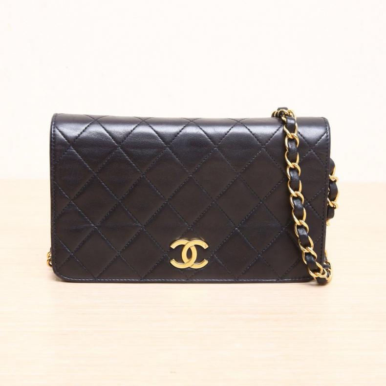 CHANEL(香奈兒) 中古 黑金羊針扣Woc19 黑色 3開 金扣-0