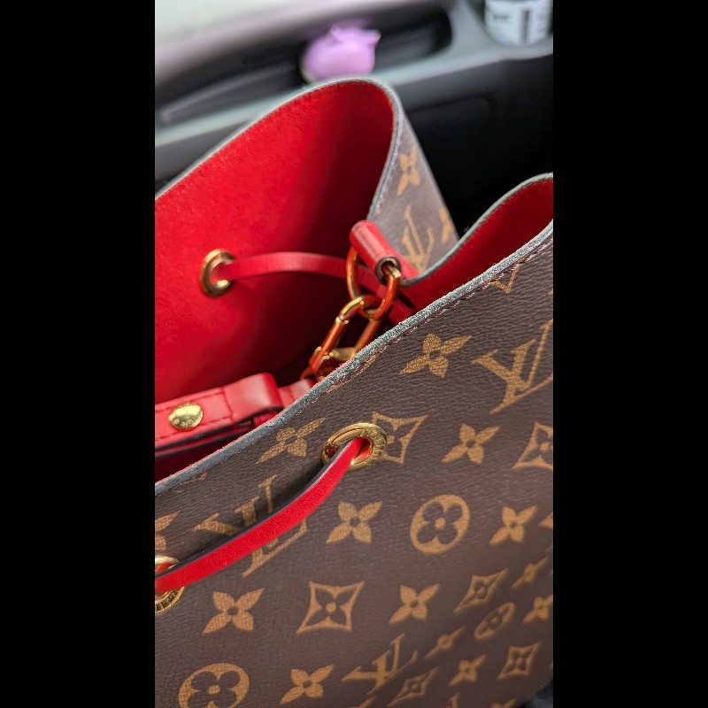 Louis Vuitton LV M44021 Neonoe 經典花紋肩斜兩用水桶包-9