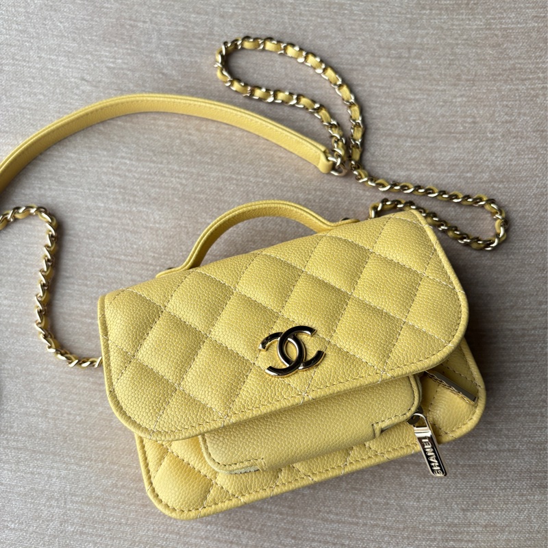 Chanel mini郵差包 黃色 基本上全新-0