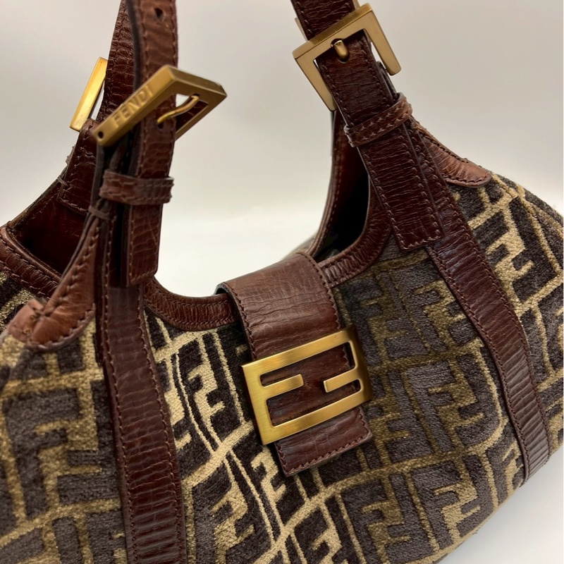 🏷️ Fendi 法棍托特手拿包-6