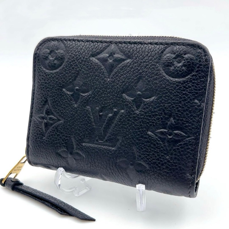 💝FuFu.Style ⟡.·* LV 黑色壓紋短夾-0