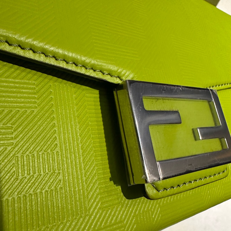 Fendi Baguette Soft Trunk - Vert-8