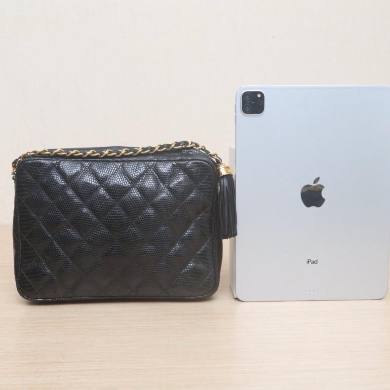 CHANEL(香奈兒) 黑色 蜥蜴皮 0開 金扣 中古流蘇相機包-2