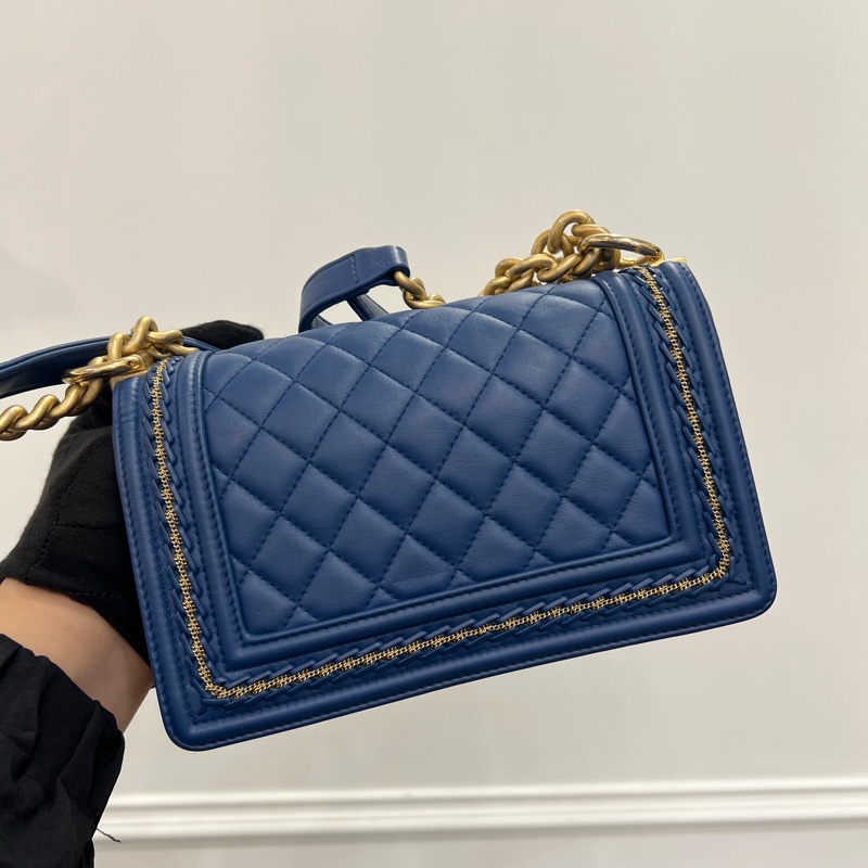 CHANEL BOY 羊皮金扣藍色 小號-2
