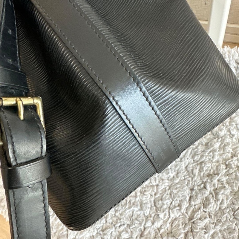 💝FuFu.Style ⟡.·* LV EPI 水波紋單肩包-18