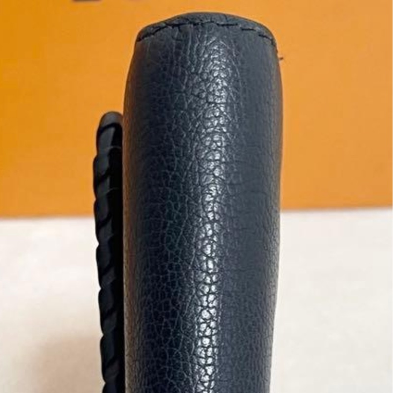 💝FuFu.Style ⟡.·* LV 編織金色V字長夾皮夾錢包-17