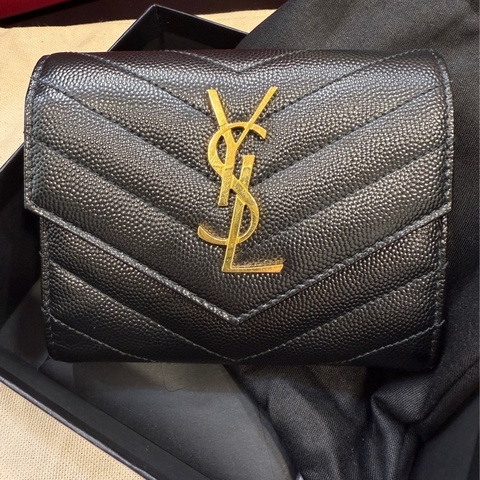 🔥 YSL 魚子醬牛皮短夾錢包 🔥