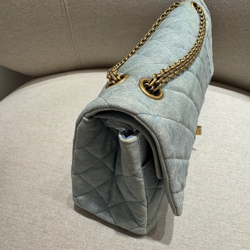 Chanel 2.55-19
