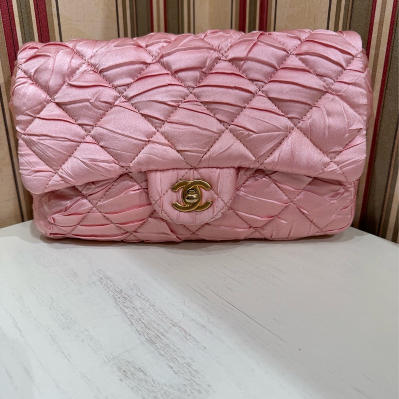 CHANEL 緞面皺摺CF 粉色 千金大小姐必備 26開-0