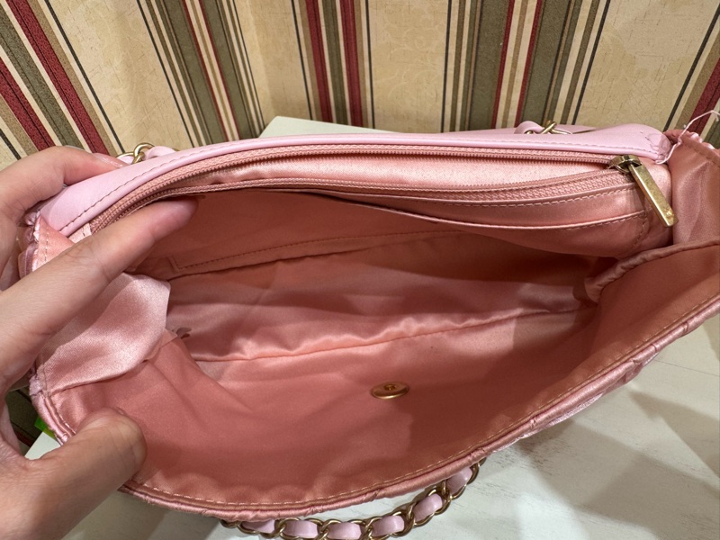 CHANEL 緞面皺摺CF 粉色 千金大小姐必備 26開-7