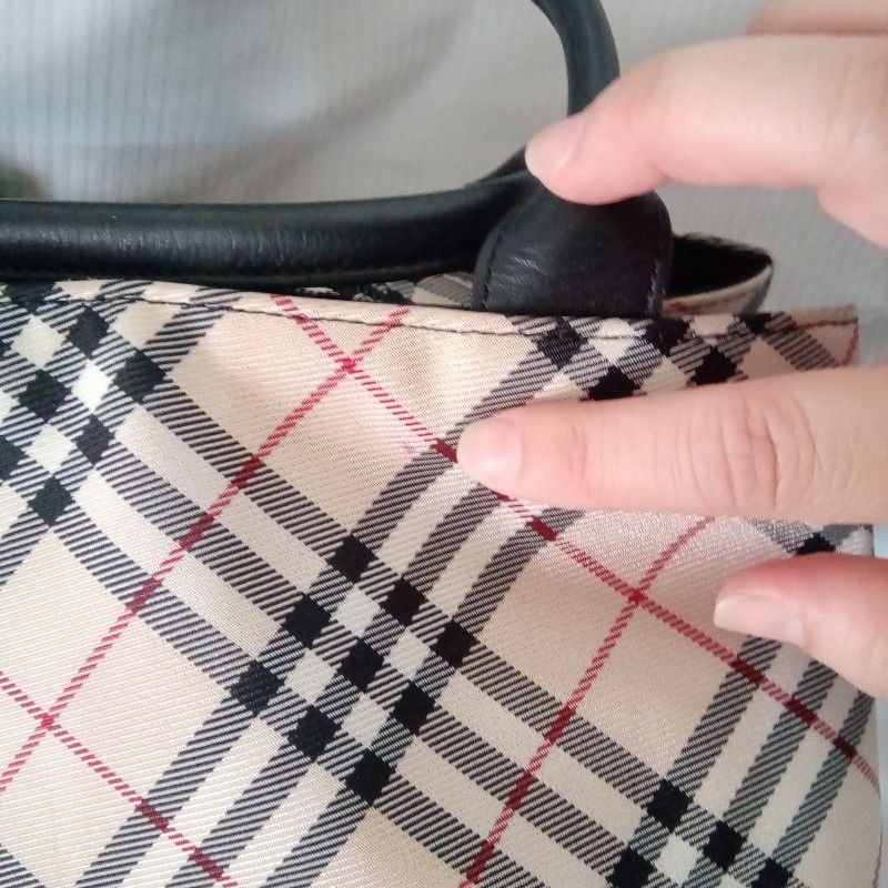 BURBERRY 藍標手提水餃包-15