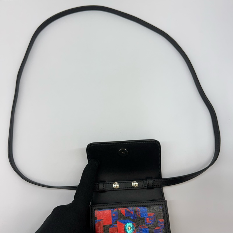 GUCCI PVC帆布 Square G Space Pochette 斜背包/手機包-11