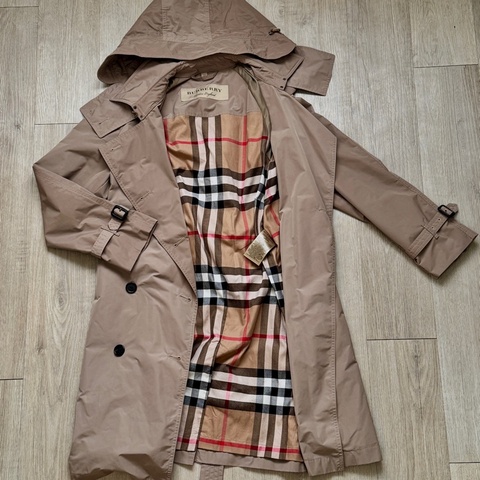 Burberry 女版輕量長風衣經典卡其