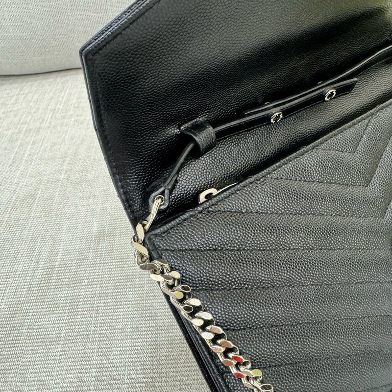 YSL 經典魚子醬信封包 手拿包斜背包 WOC 大款 黑銀22公分-22