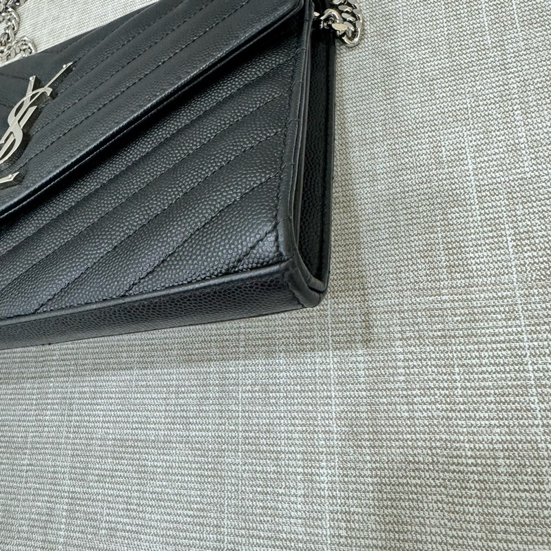 YSL 經典魚子醬信封包 手拿包斜背包 WOC 大款 黑銀22公分-40
