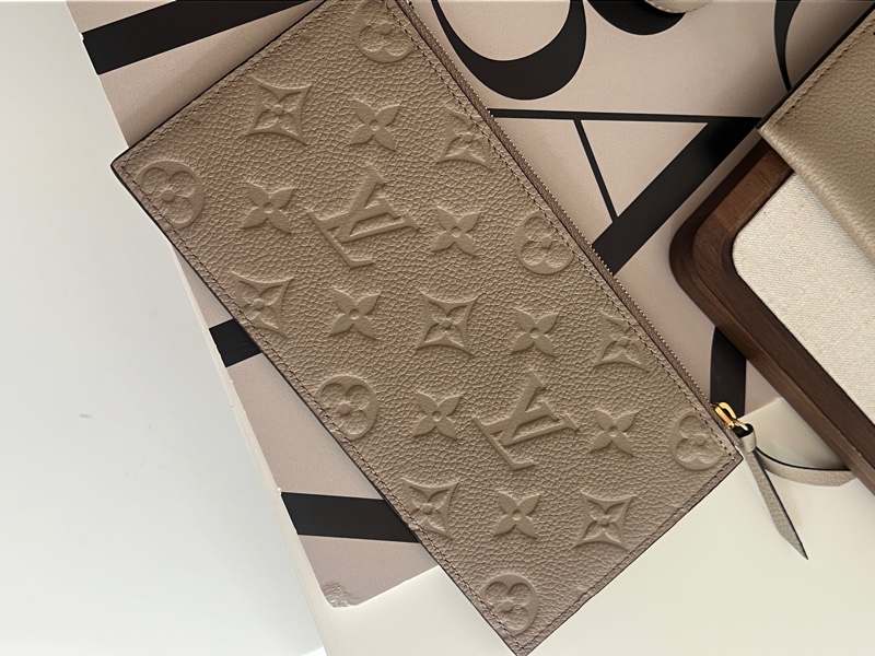 「買包送皮夾!」 LV 奶茶色 大象灰 Félicie Pochette 三合一 鏈包-14