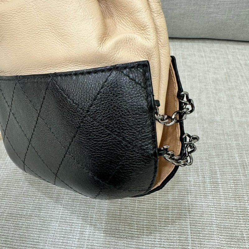 CHANEL香奈兒黑白熊貓 甲殼蟲流浪限定系列~抽繩小水桶-15