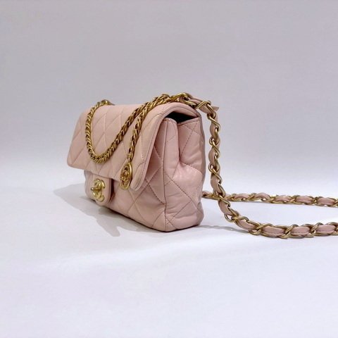 CHANEL 櫻花粉金幣鍊條口蓋肩背包AS4000-2