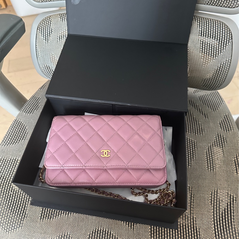 Chanel經典菱格紋woc鏈條包藕粉紫色金釦-6