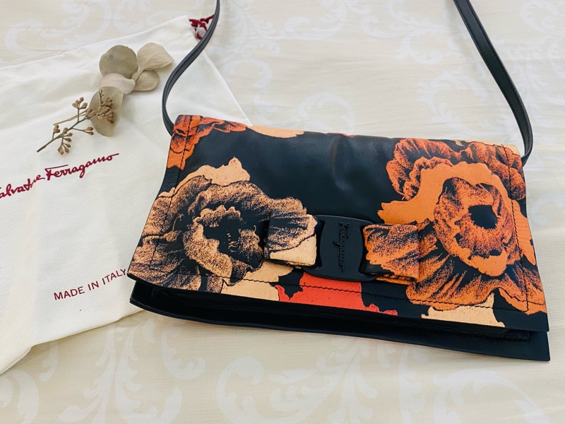 SALVATORE FERRAGAMO 小牛皮罌粟花印花迷你 Viva Bow 單肩包-9