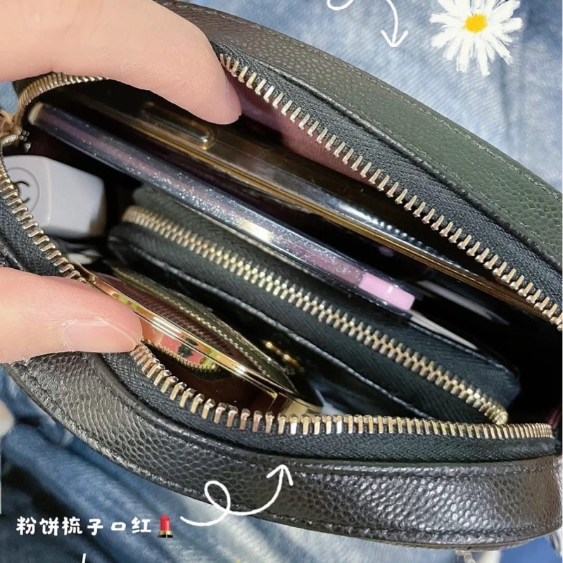 香奈兒Chanel 24S 雙C logo菱格紋相機包 荔枝黑淡金-3