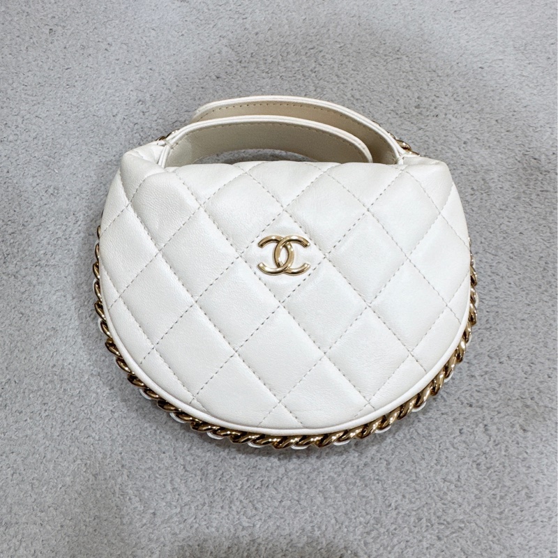 Chanel 23C 白色羊皮呼啦圈包-5