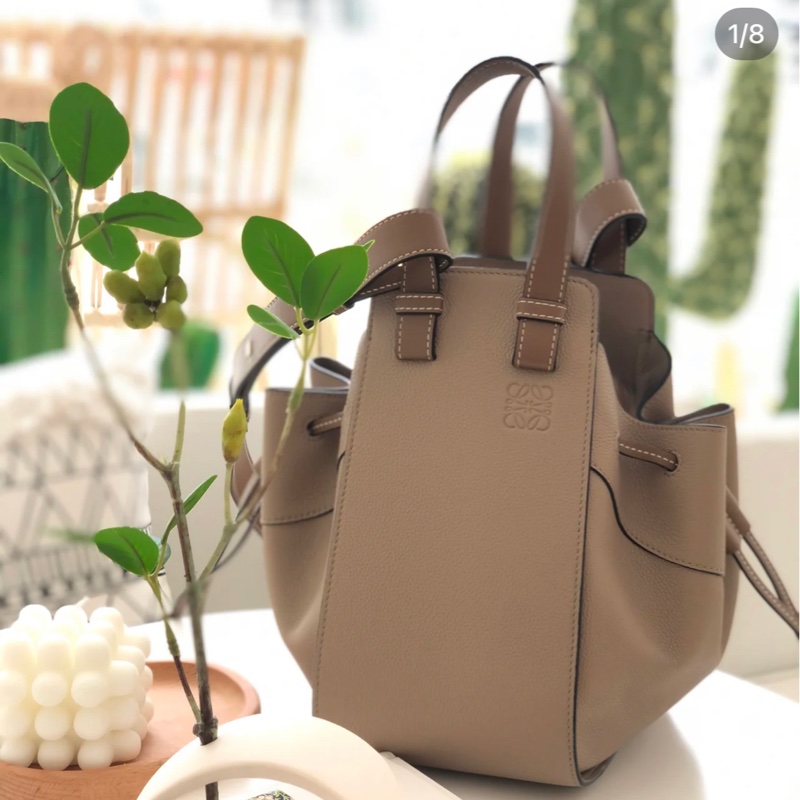 Loewe hammock small sand 經典沙色 荔枝牛皮 抽繩小號 吊床包-19