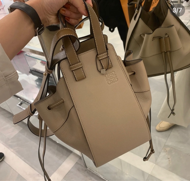 Loewe hammock small sand 經典沙色 荔枝牛皮 抽繩小號 吊床包-20