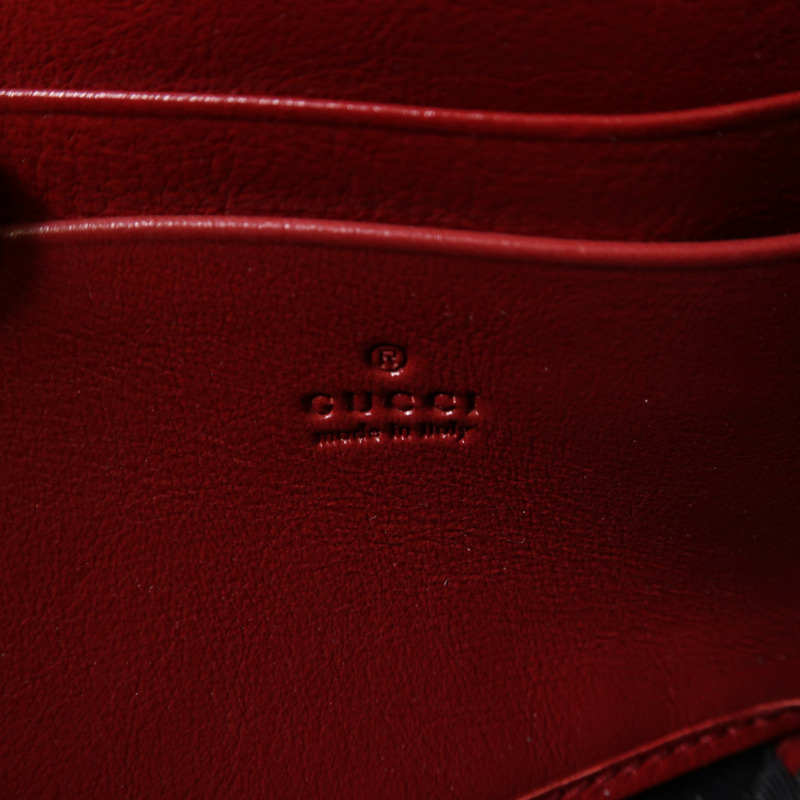 GUCCI 軟呢GG Supreme Wallet On Chain銀扣鏈帶肩背袋白色/紅色-10