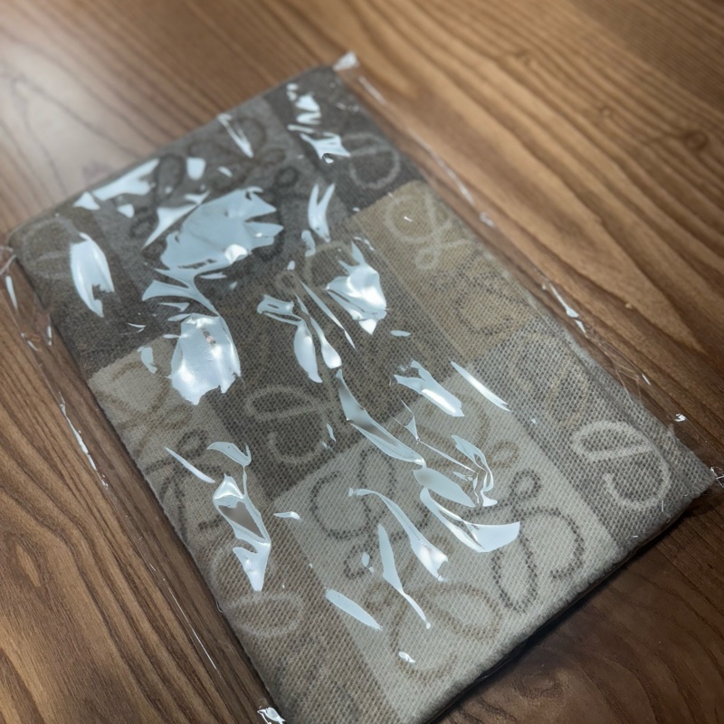 （二手 8成5新） LOEWE Anagram 棋盤格羊毛圍巾-5