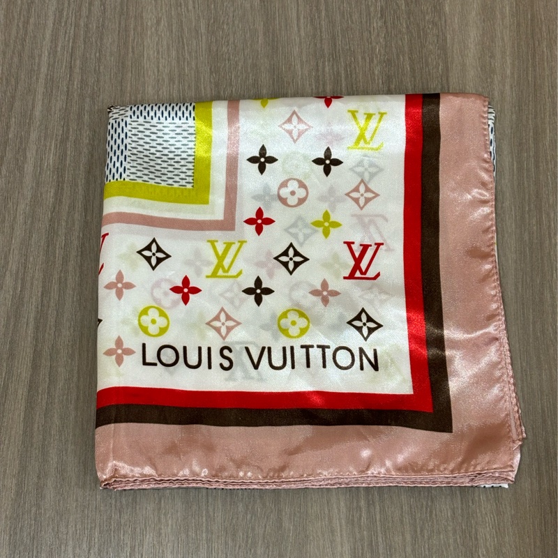 LV LOGO 原花老花字紋棋盤格紋 白彩 領巾 絲巾 綁巾 圍巾 方巾 頭巾-0