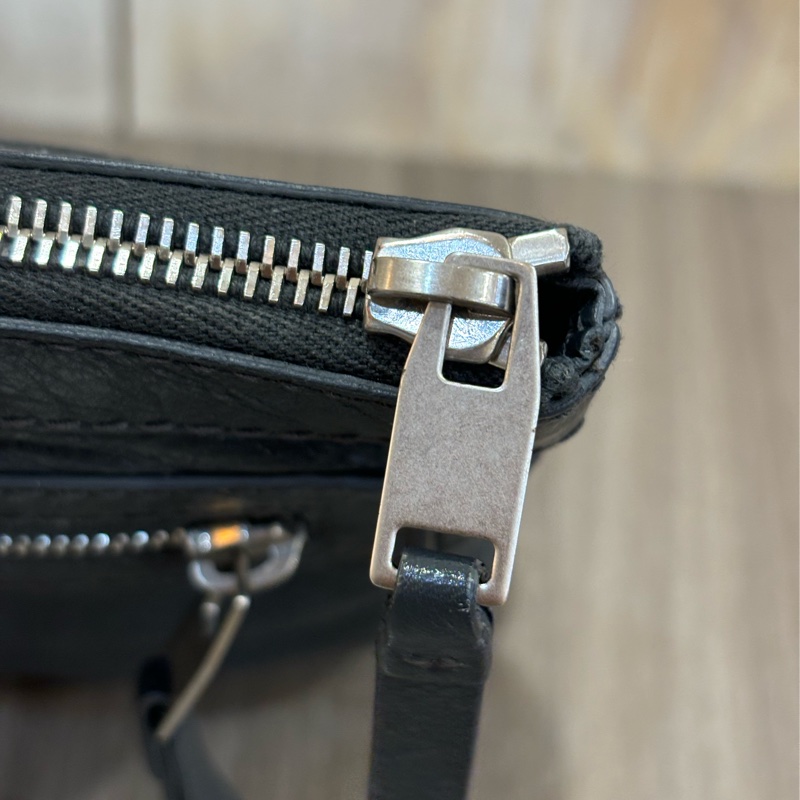 BALENCIAGA Clip M 273022 鐵 灰 全皮 小釦 拉鍊 手拿包 收租包 機車包-7