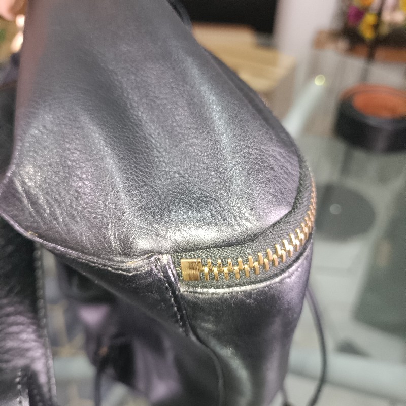 CELINE 黑色牛皮小背包-10