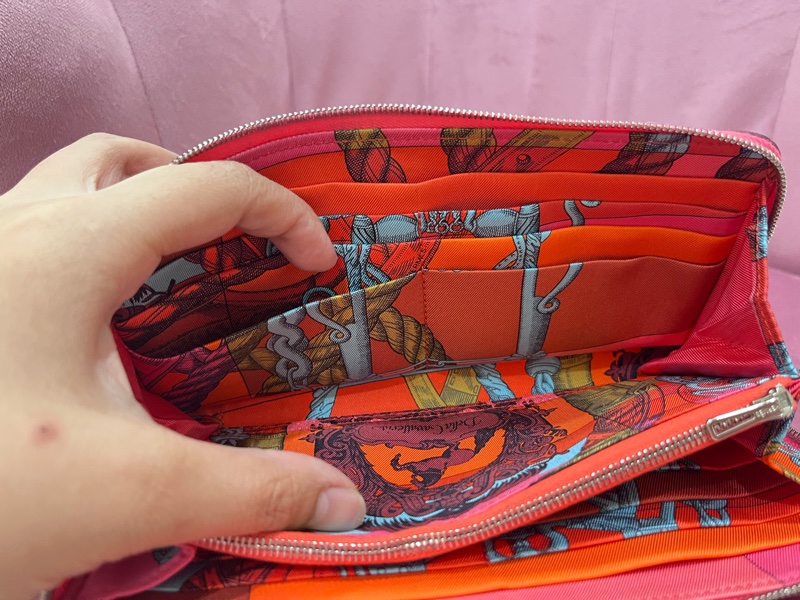 Hermes 愛馬仕Silk In Epsom小牛皮拉鍊絲巾長夾-14