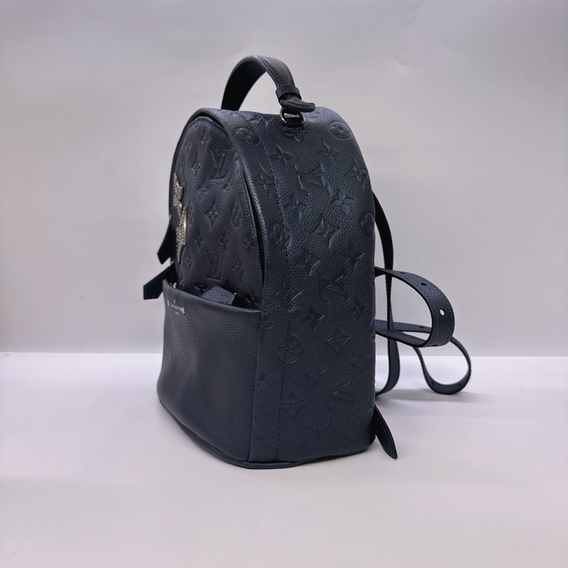 9新)Lv 海軍藍牛皮壓紋後背包(絕版了-1