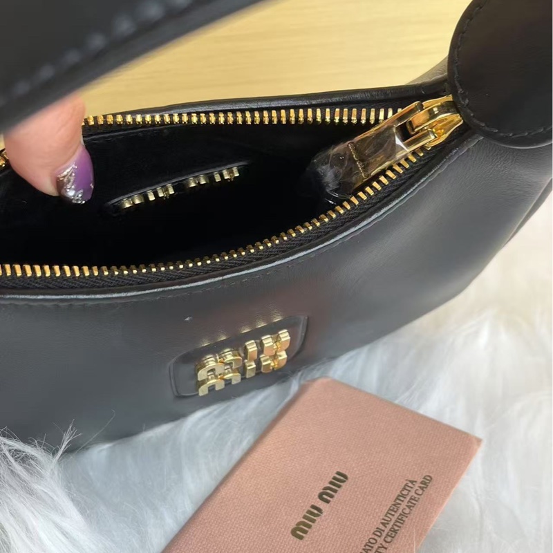 《完美·二手精品》Miumiu hobo 腋下包 黑色-4