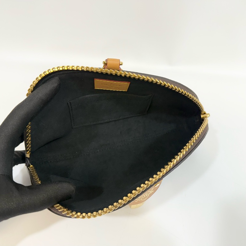 LV 原花鎖頭金葉造型拉鍊手拿包-10