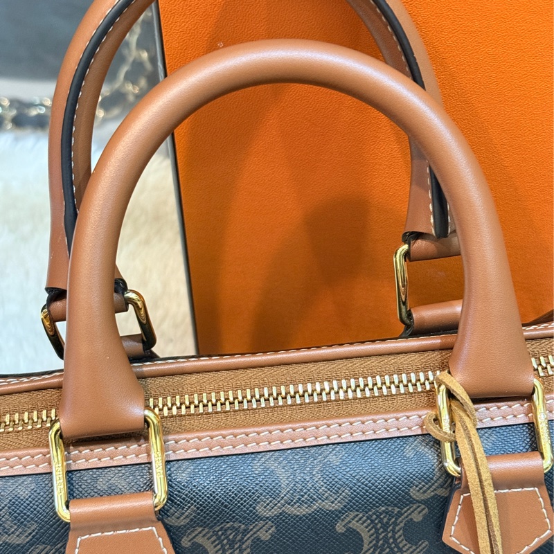 新款的✨ CELINE波士頓包🤎小號  焦糖色 金棕色 斜背包-7