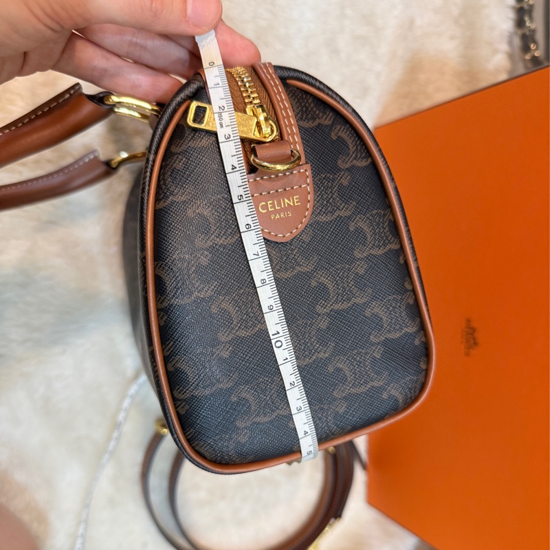 新款的✨ CELINE波士頓包🤎小號  焦糖色 金棕色 斜背包-9