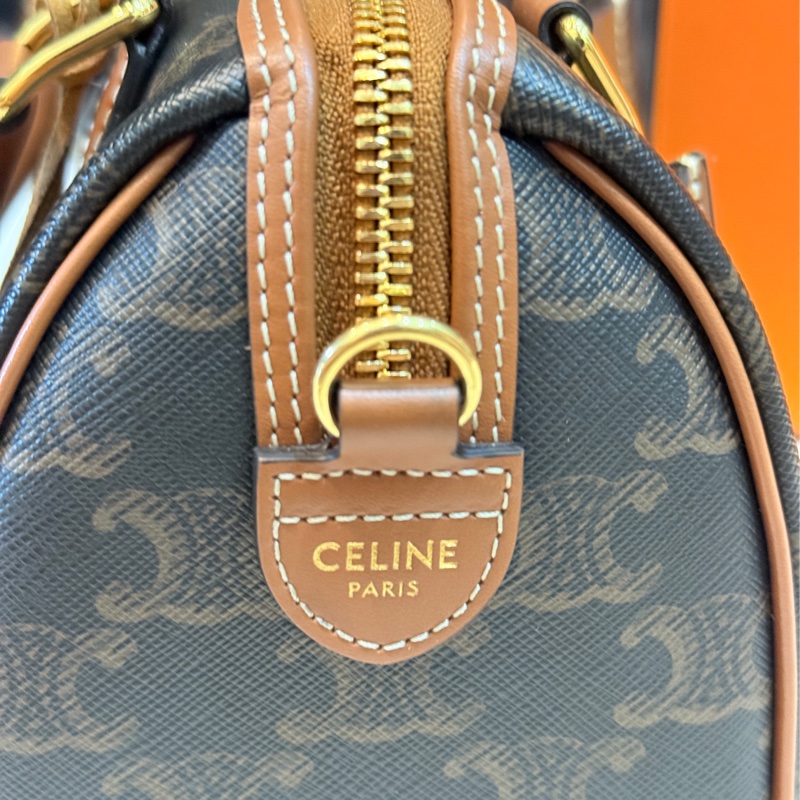新款的✨ CELINE波士頓包🤎小號  焦糖色 金棕色 斜背包-14