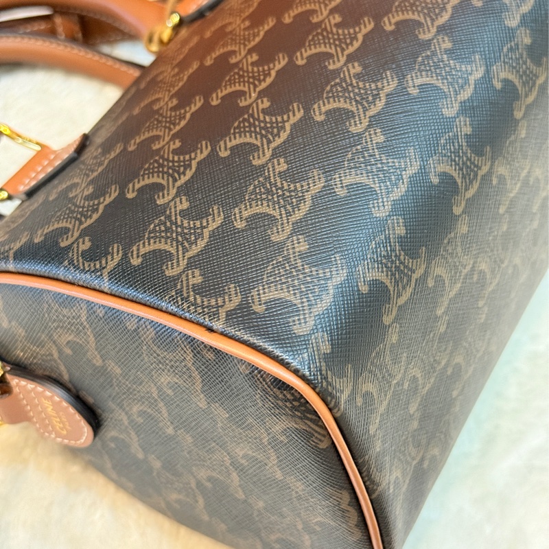 新款的✨ CELINE波士頓包🤎小號  焦糖色 金棕色 斜背包-21