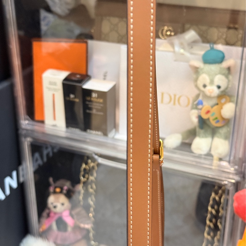 新款的✨ CELINE波士頓包🤎小號  焦糖色 金棕色 斜背包-24