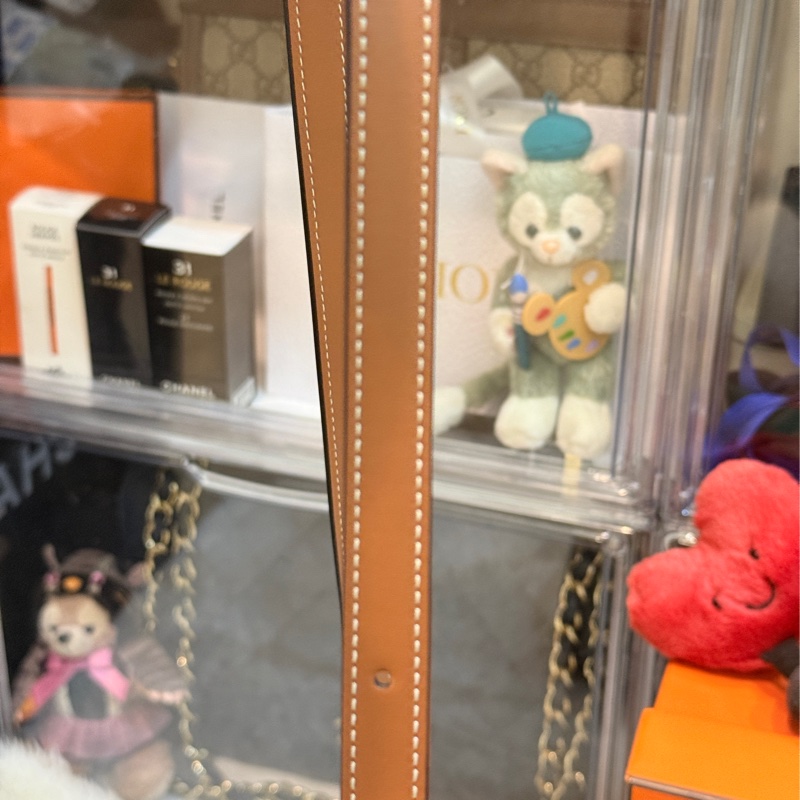 新款的✨ CELINE波士頓包🤎小號  焦糖色 金棕色 斜背包-25