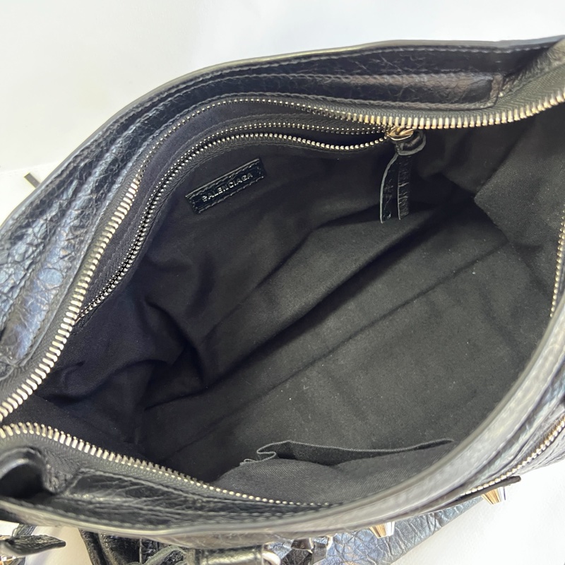 Balenciaga經典款字母logo機車包-16