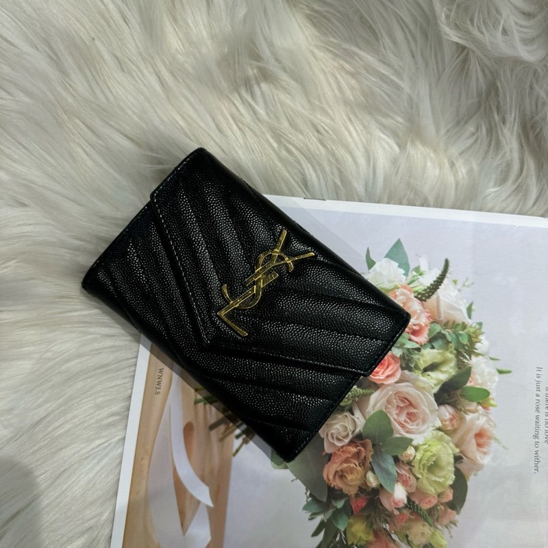 YSL 魚子醬壓紋牛皮短夾卡包-0