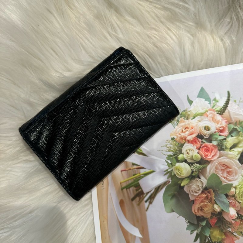 YSL 魚子醬壓紋牛皮短夾卡包-5
