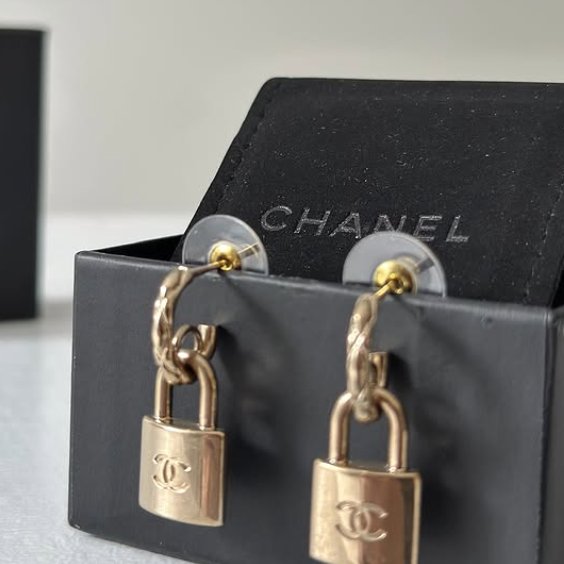 Chanel 仿舊鎖頭鏈條 針式耳環-1